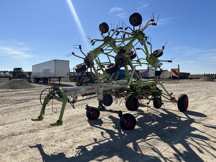 2016-claas-volto-1300t-image-1