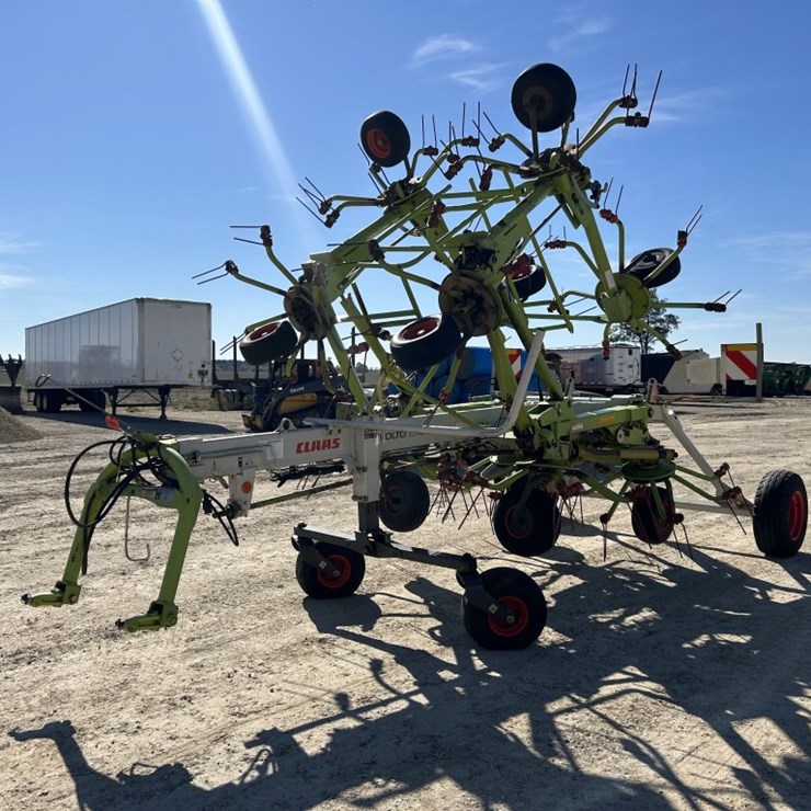 2016 CLAAS VOLTO 1300T