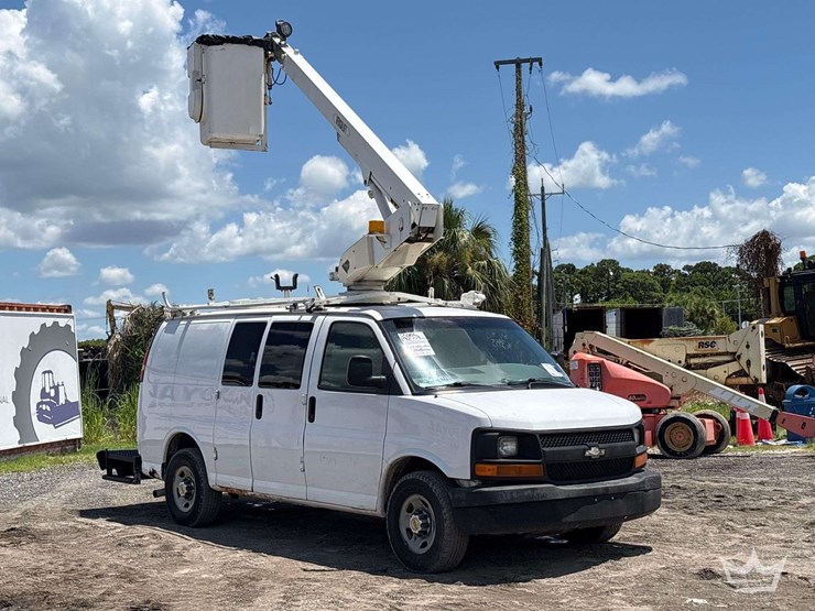 2006-chevrolet-express-3500-image-2