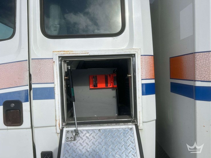 2003-freightliner-fl60-image-20