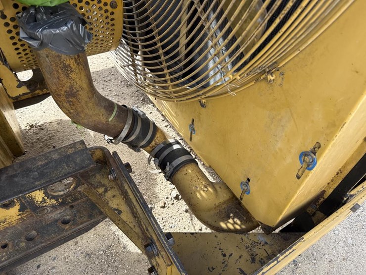 caterpillar-545-kw-image-12