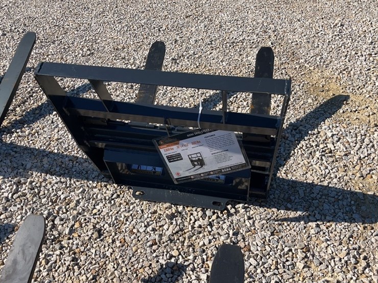 wolverine-mini-skid-steer-forks-image-2