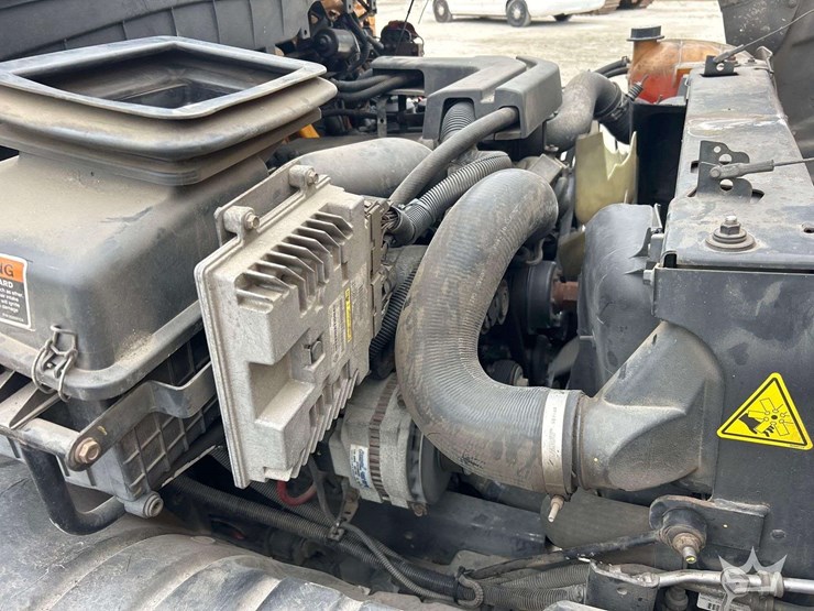 2013-international-durastar-4300-image-7