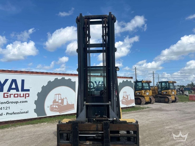 2009-yale-veracitor-135vx-12,150lbs-straight-mast-forklift-image-8