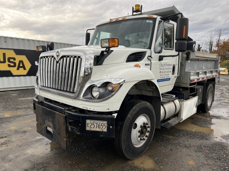 2013-international-7500-s/a-dump-truck-image-1