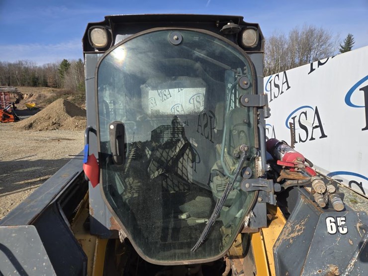 john-deere-329d-image-31