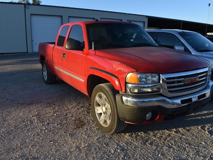 2005-gmc-1500-image-2