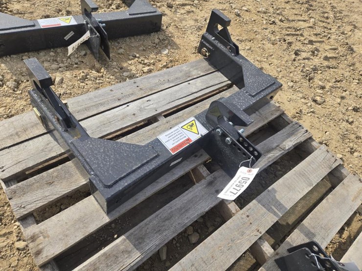 #5977-•-new-wolverine-cat.-i-3pt-quick-hitch--tr-26-01c-image-1