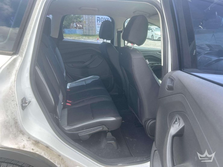 2015-ford-escape-image-21