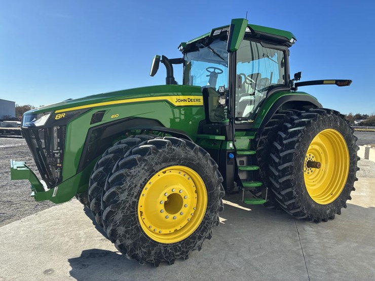 2024-john-deere-8r-410-image-12