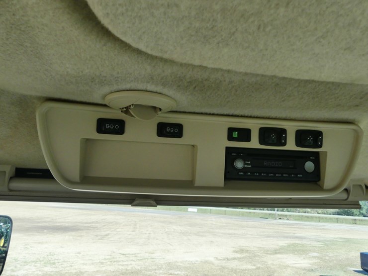 2015-john-deere-8370r-image-11