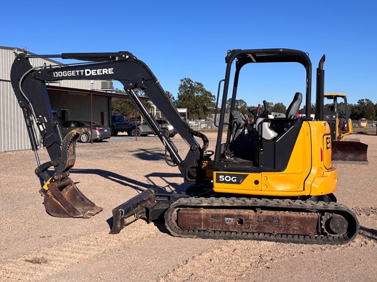 2021-deere-50g-image-1