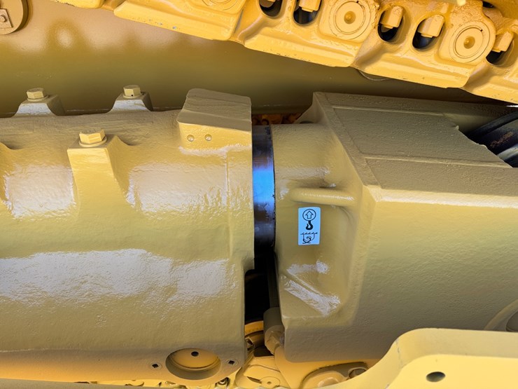 2019-caterpillar-d8t-image-29