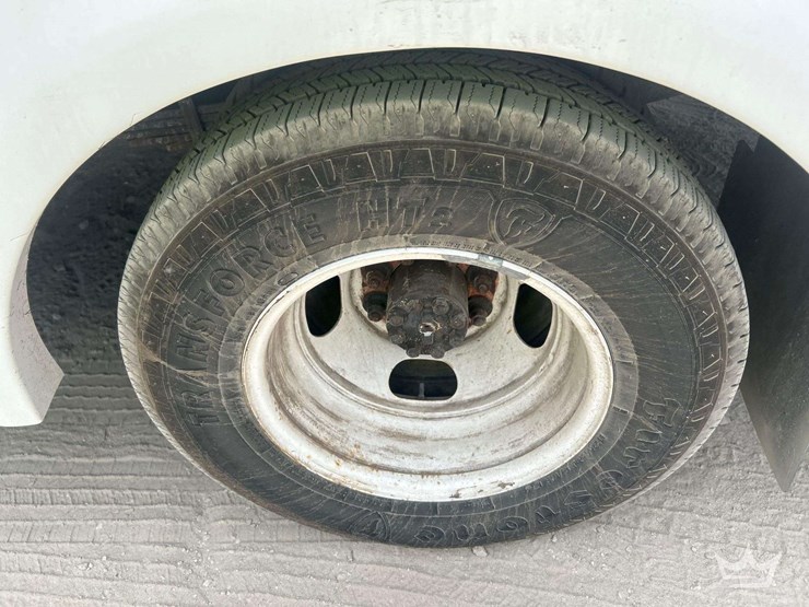 2015-chevrolet-express-4500-image-19