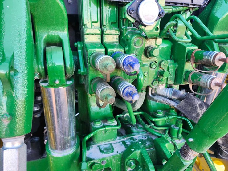 2023-john-deere-6155m-image-15