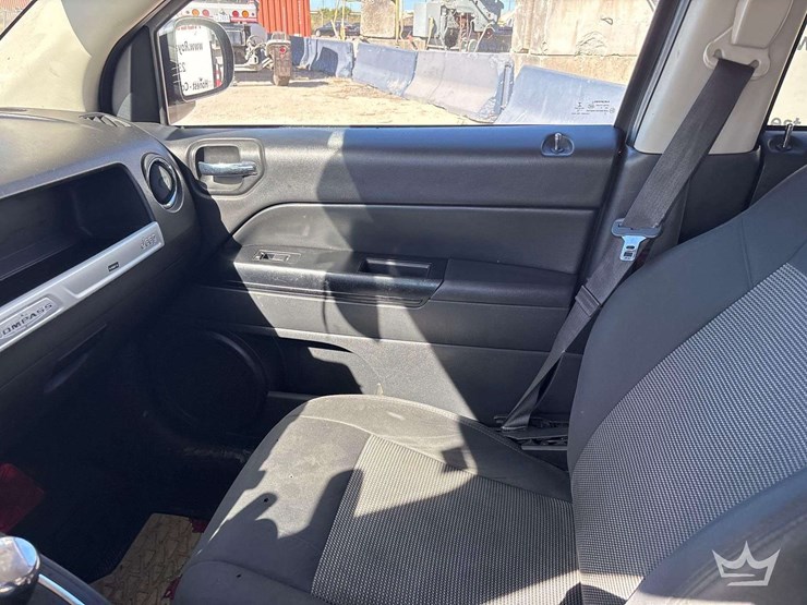 2016-jeep-compass-sport-image-16