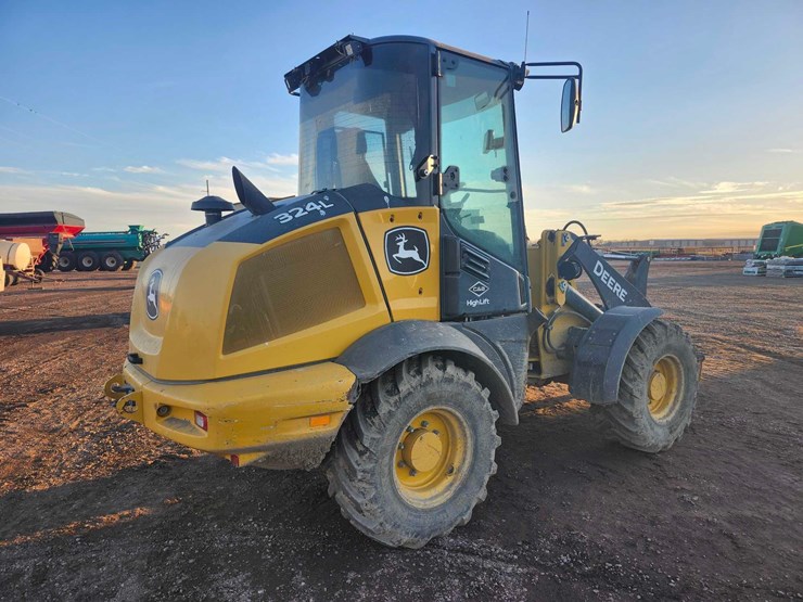 john-deere-324-image-9