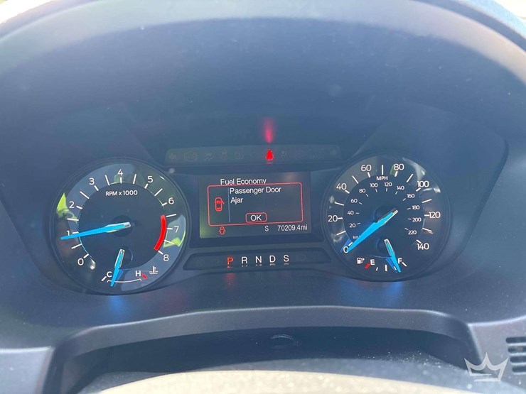 2017-ford-explorer-image-12