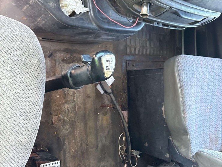 1998-volvo-vn-image-15