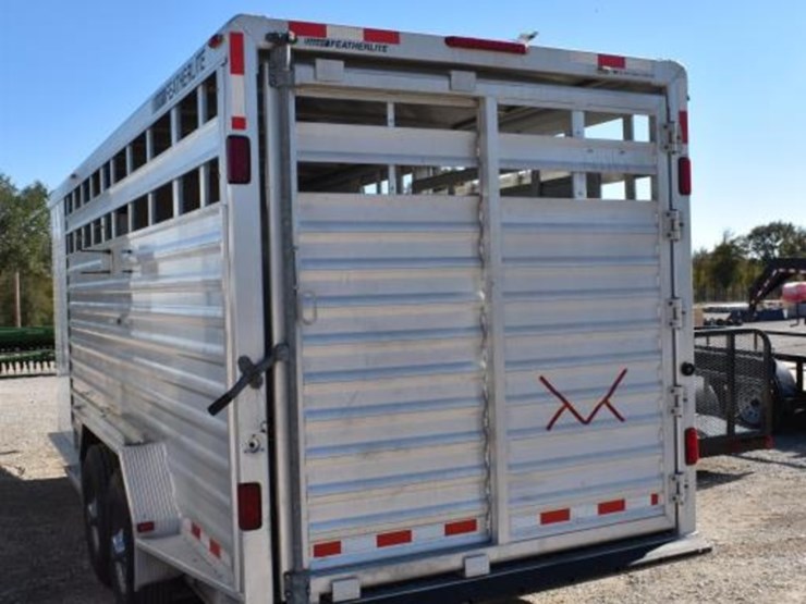 2009-6'-8"-featherlite-aluminum-livestock-trailer-w/-tack-room-(vin-#-4fg-b-image-6