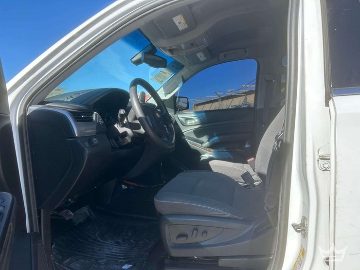 2017-chevrolet-tahoe-image-7