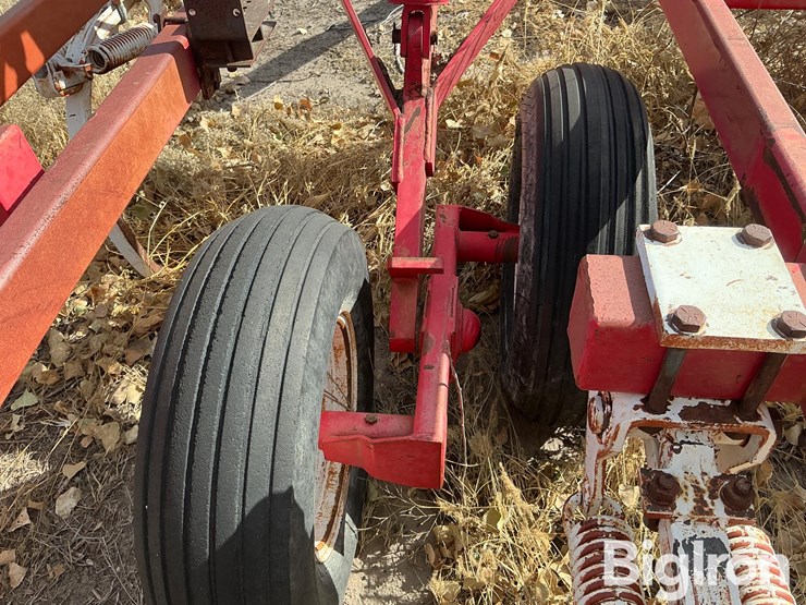 wilrich-30'-field-cultivator-image-18