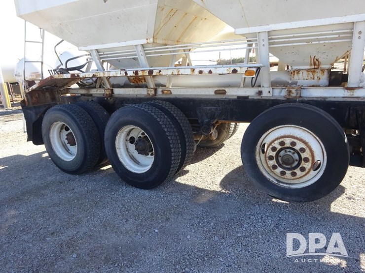 2004-mack-vision-dry-tender-truck-(pz14165,-unit-17539)-image-47