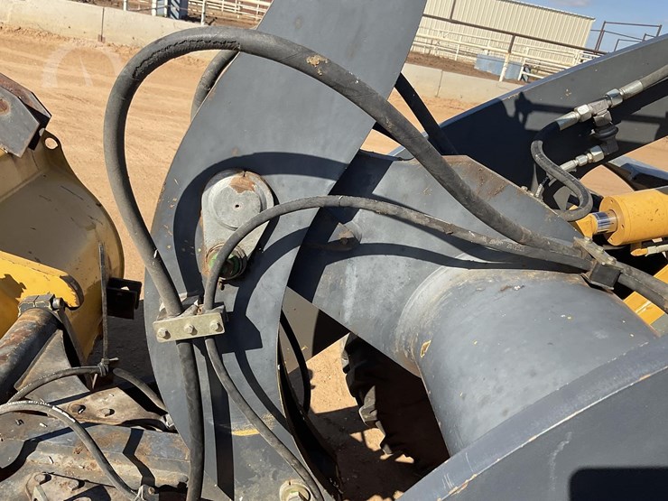 2015-deere-324k-image-9