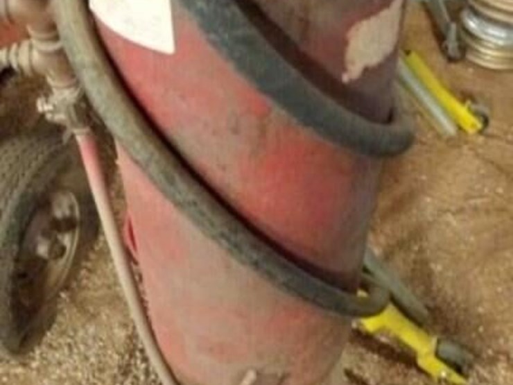 rolling-sand-blasting-pot-image-1