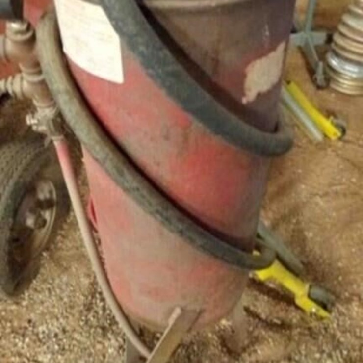 Rolling Sand Blasting Pot