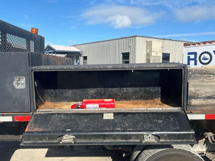 2016-utility-flatbed-image-29