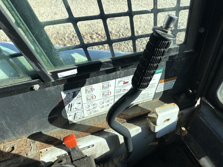 2015-bobcat-s70-image-28