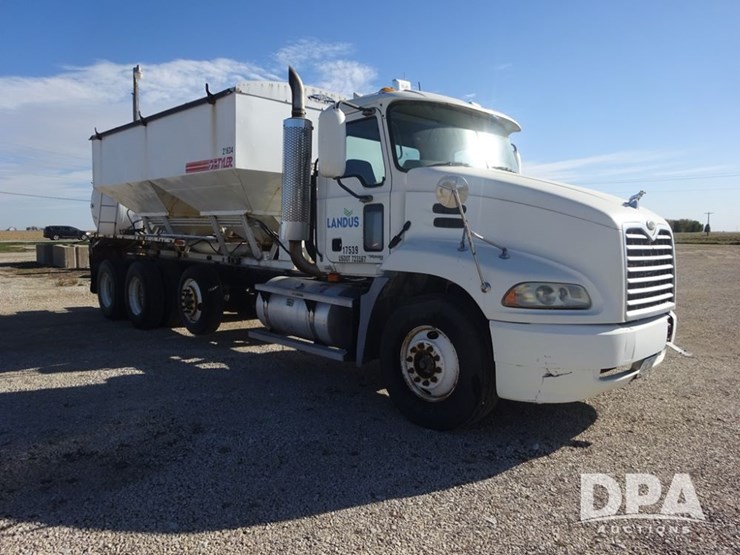 2004-mack-vision-dry-tender-truck-(pz14165,-unit-17539)-image-9