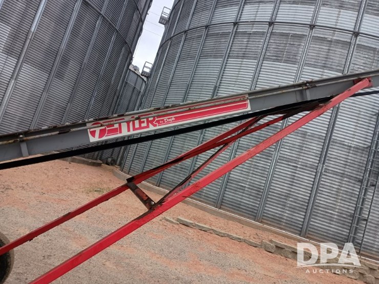 2009-doyle-field-loader-(pd5341)-image-10