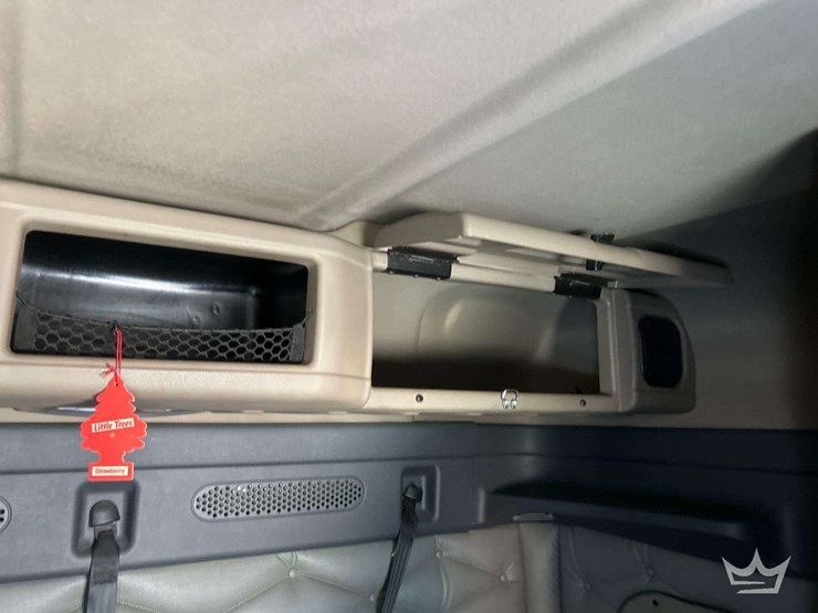 2017-freightliner-cascadia-125-image-37