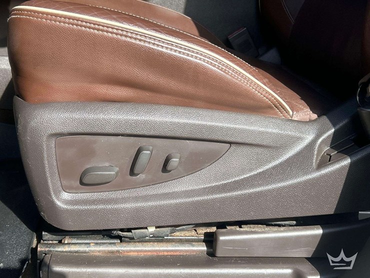 2014-chevrolet-silverado-1500-high-country-image-19