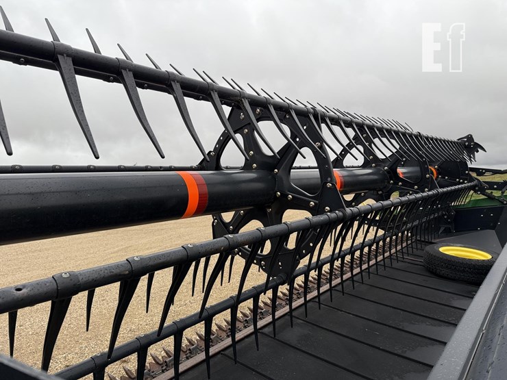 2013-john-deere-435d-image-12