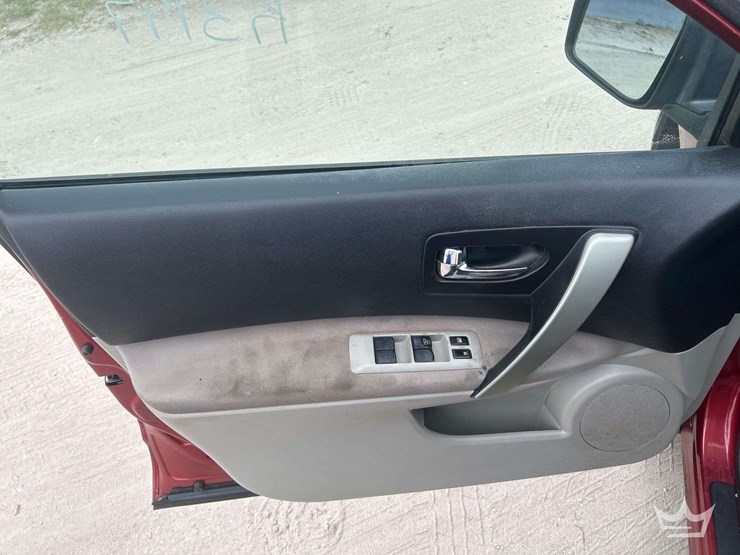 2013-nissan-rogue-image-10