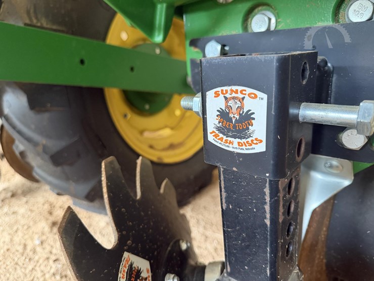 2021-john-deere-1725-image-16