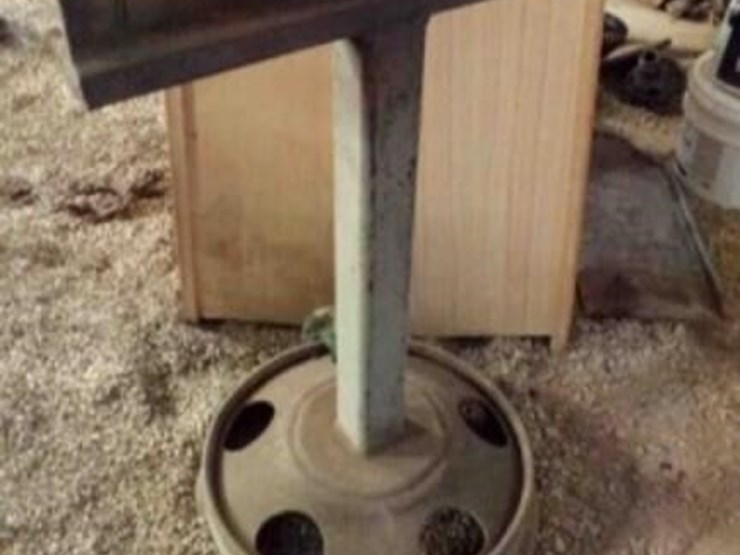 metal-stand---40"-tall-image-1