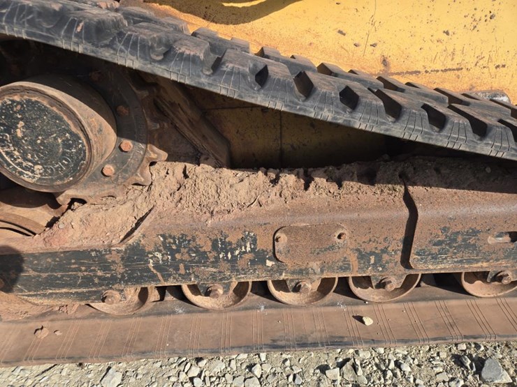 john-deere-329d-image-42