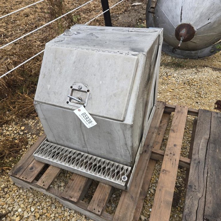 #5939 • 24" FRAME ALUMINUM STEP BOX