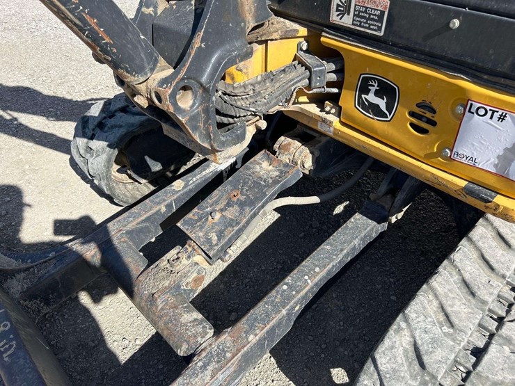 2017-deere-35g-image-23