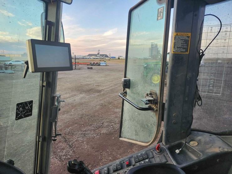 john-deere-324-image-55