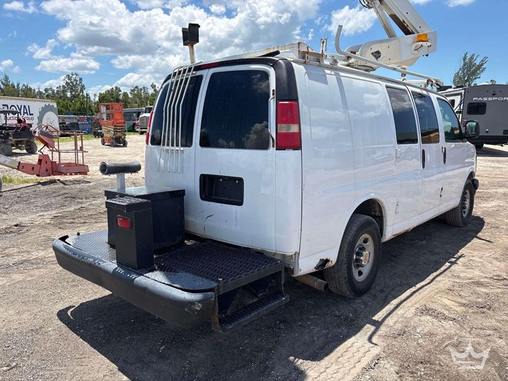 2006-chevrolet-express-3500-image-7