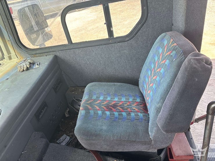 2001-freightliner-mb55-chassis-bus-image-19