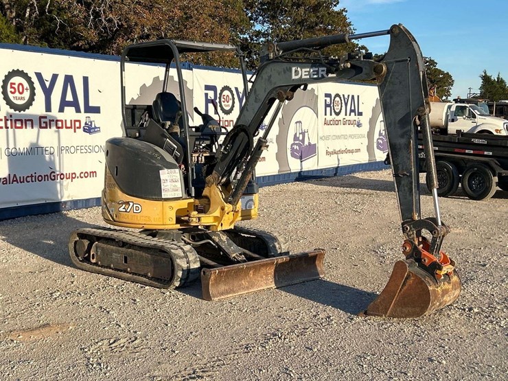 2013-deere-27d-image-4