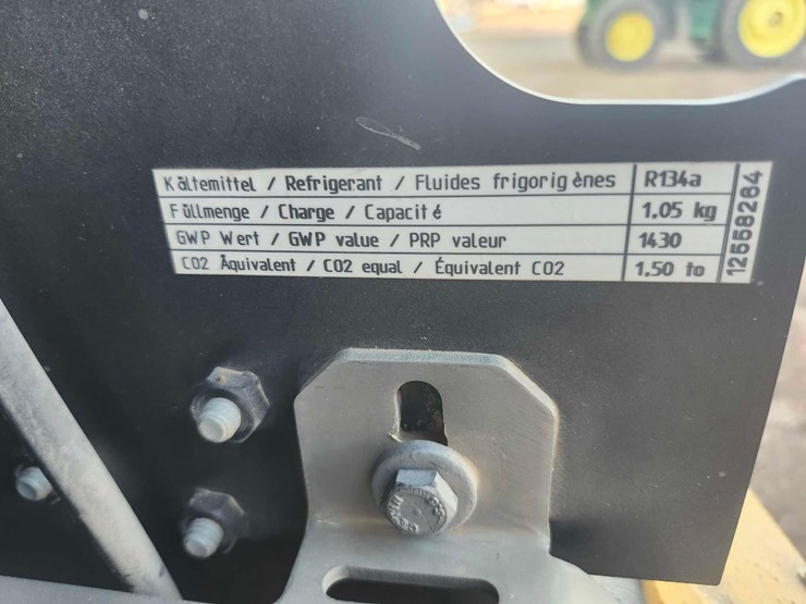 john-deere-324-image-34