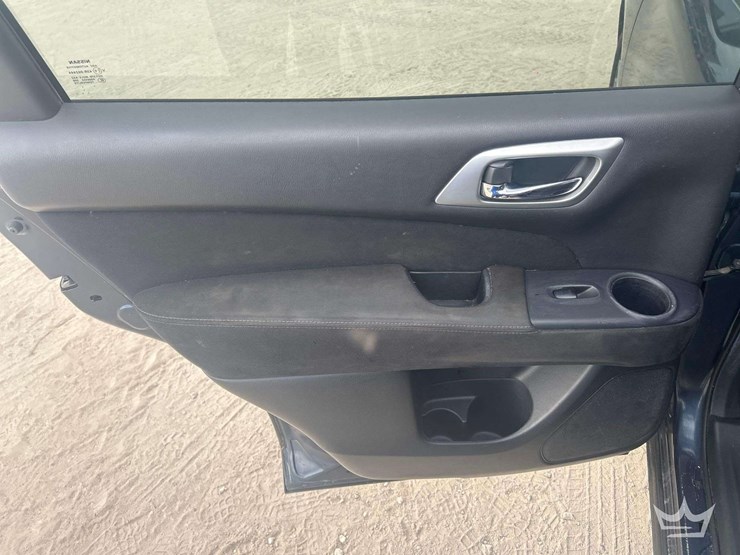 2015-nissan-pathfinder-image-19