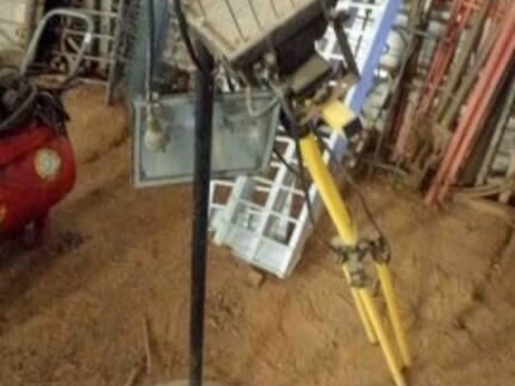 2---lights-on-stands-image-1